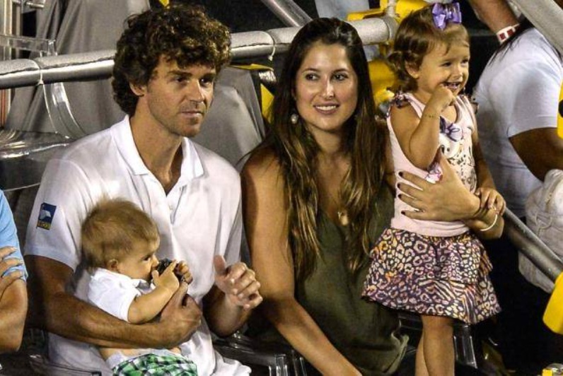 Gustavo Kuerten com a namorada Mariana Soncini